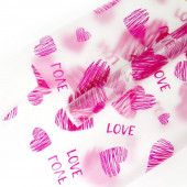 Упаковочная матовая пленка (0,7*8,8 м) Монро (сердца граффити), Ярко-розовый, 1 шт.